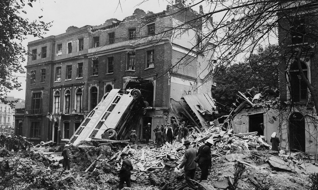 England during the Second World War: The aftermath of a 9 September 1940 air raid on London