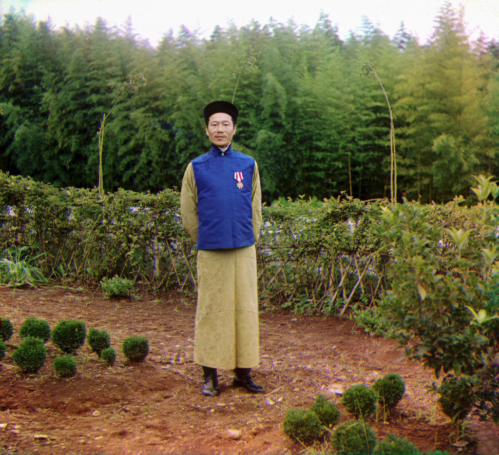 Lau-Dzhen-Dzhau a Chinese foreman in the Russian empire photographed in color